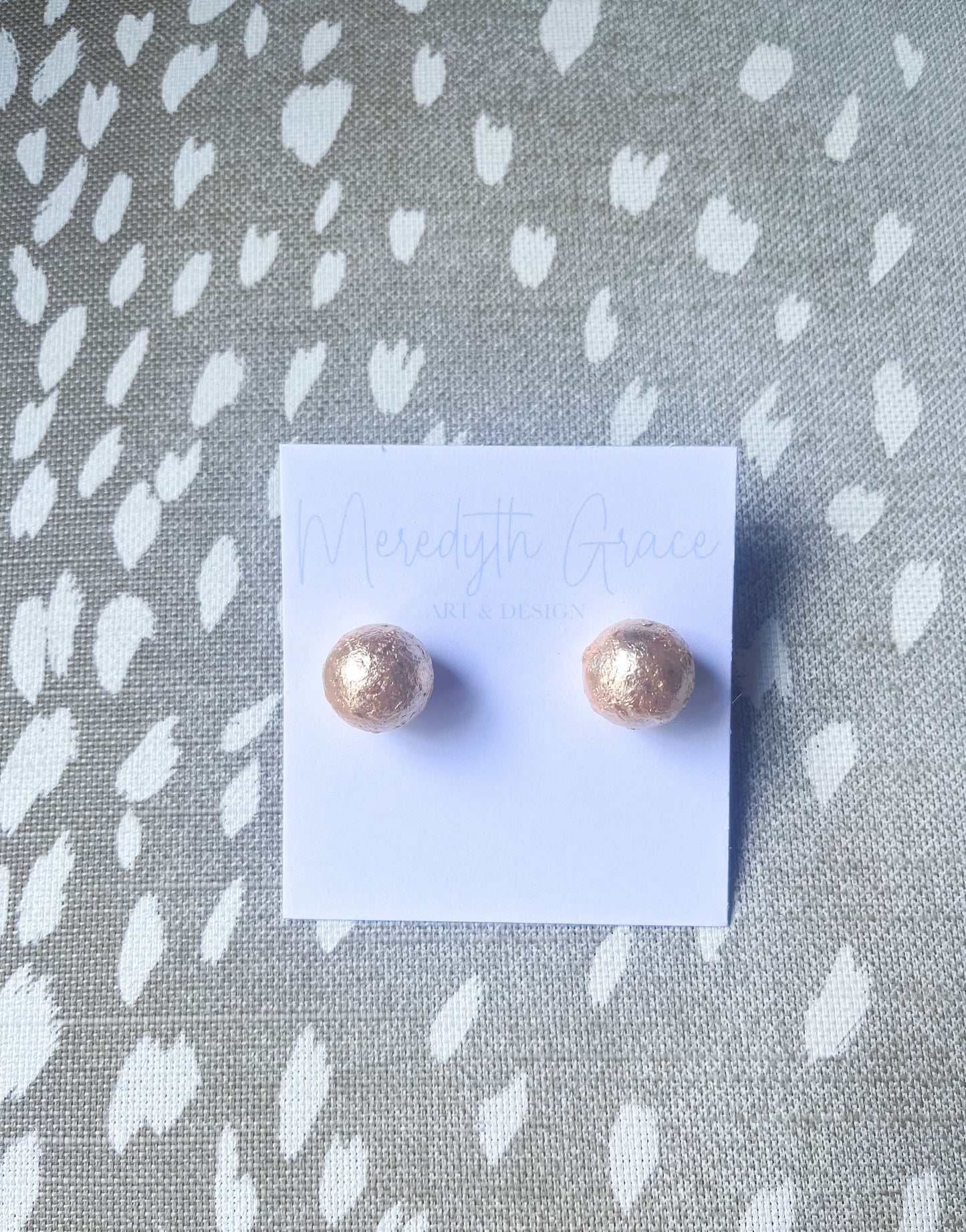 Gold pearl studs